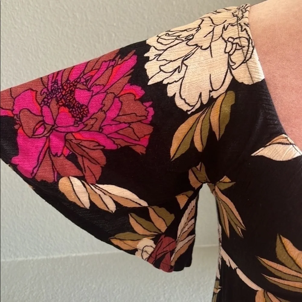 🌺Billabong,Striking Floral Mini Dress, Lovely Front Tie/Forms Neckline,Size S - Picture 12 of 13